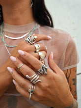 Cargar imagen en el visor de la galería, Velvet Snake - Anillo
