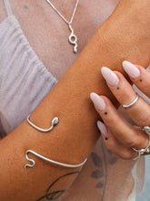 Cargar imagen en el visor de la galería, Velvet Snake - Pulsera