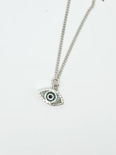 Cargar imagen en el visor de la galería, Eye colgante