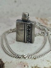 Cargar imagen en el visor de la galería, Mayon Pendant