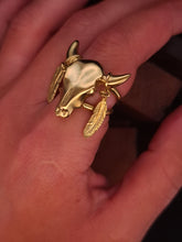 Cargar imagen en el visor de la galería, COW SKULL · Anillo de plata