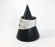 Cargar imagen en el visor de la galería, Pangolin Pulsera