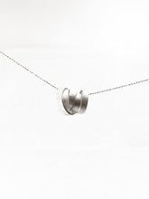 Cargar imagen en el visor de la galería, Pangolin Collar