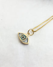 Cargar imagen en el visor de la galería, Eye colgante