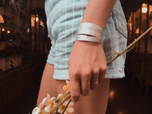 Cargar imagen en el visor de la galería, Pangolin Pulsera