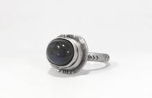Cargar imagen en el visor de la galería, Oneida Anillo Labradorita