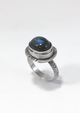 Cargar imagen en el visor de la galería, Oneida Anillo Labradorita