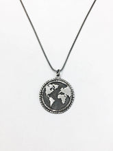 Cargar imagen en el visor de la galería, Mundo Collar L