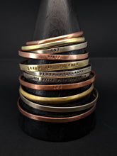 Cargar imagen en el visor de la galería, Traveller Pulsera
