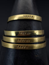 Cargar imagen en el visor de la galería, Traveller Pulsera
