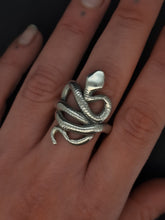 Cargar imagen en el visor de la galería, Kaa Grande — Anillo
