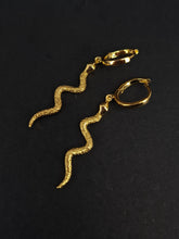Cargar imagen en el visor de la galería, Sinuous ORO -Pendientes
