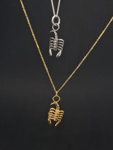 Cargar imagen en el visor de la galería, Scorpion - Colgante
