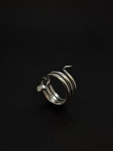 Cargar imagen en el visor de la galería, Velvet Snake - Anillo

