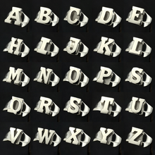 Cargar imagen en el visor de la galería, Custom Initial Signet Ring
