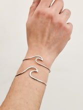 Cargar imagen en el visor de la galería, Ola Pulsera
