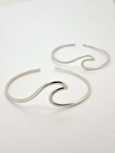 Cargar imagen en el visor de la galería, Ola Pulsera
