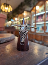 Cargar imagen en el visor de la galería, Bufalo Bronce
