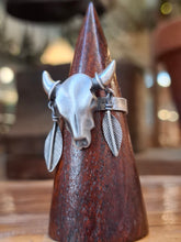 Cargar imagen en el visor de la galería, Anillo Taurus
